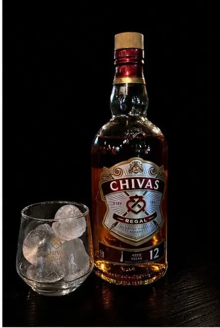 WHISKY CHIVAS REGAL A LAS ROCAS
